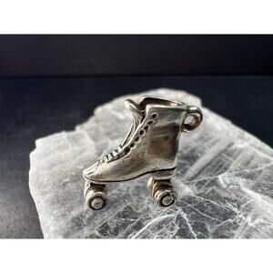 Vintage Sterling Silver Roller Skate Charm Moving Wheels 3.04g